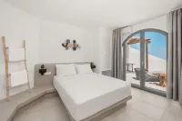 Oyster Luxury Suites - Infinity Pools