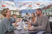 弗萊森湖櫸木度假飯店