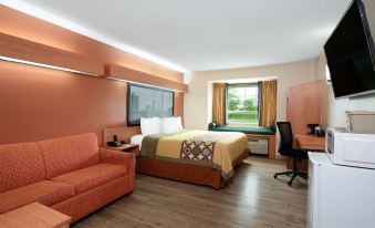 Super 8 by Wyndham Columbus West