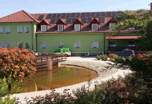 4. 랜드-플랜 호텔..