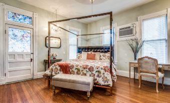 O'Casey's Boutique Inn