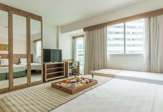 맨해튼 플라자 위치