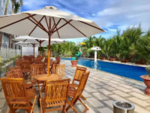 Oceanward Hotel & Resort