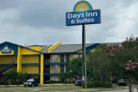 Days Inn & Suites by Wyndham Mobile Hotel a Tillmans Corner