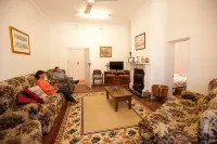 Black Jack Get-A-Way Hotels in Orroroo