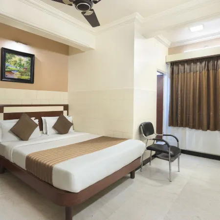 Mannars Yatri Nivas Hotel