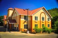 The Monarch Inn Hotels in Mariposa