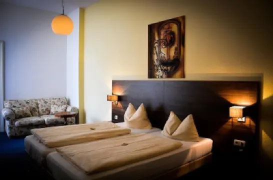 Hotel am Landeshaus Hotels near Stadtschloss