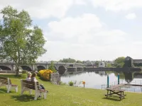 Apartment Sleeps 7 with Mezzanine Hotels in Offaly