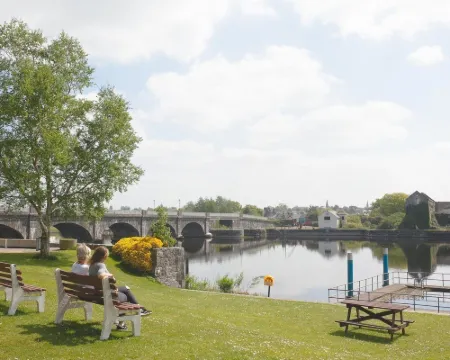 Apartment Sleeps 7 with Mezzanine Hoteles en Condado de Offaly