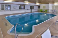 Quality Inn & Suites University Fort Collins - Pools