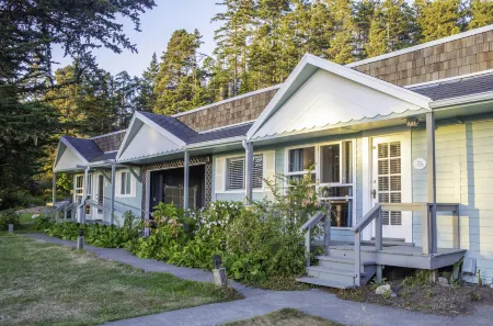Inn at Schoolhouse Creek