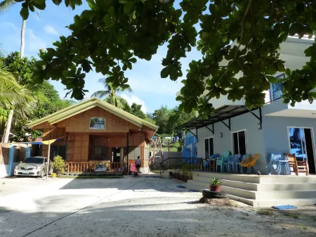 D & B Bluestar Beach Resort