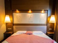 Le Safari Hotel Restaurant Hotels in Carpentras