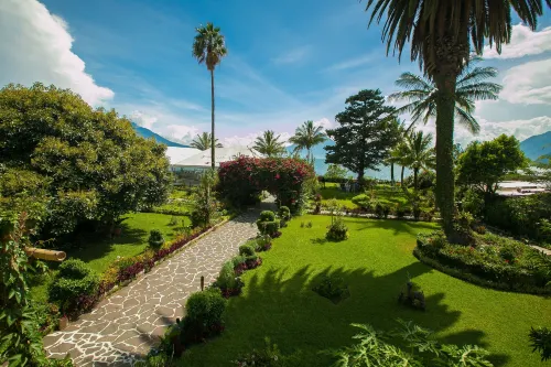 Hotel y Centro de Convenciones Jardines del Lago Hotels in Solola
