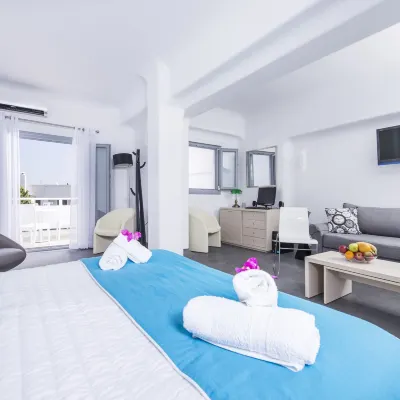 Blue Waves Suites & Apartments Отели рядом с достопримечательностью «Древняя Фира»