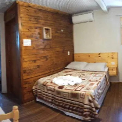 尼瓦斯木屋旅館 黑湖公园附近的飯店