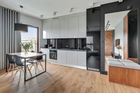 Nowa Motława Spa, Pool, Gym & Parking by Downtown Apartments Отели рядом с достопримечательностью «Ректорская церковь отцов кармелитов Святой Екатерины»