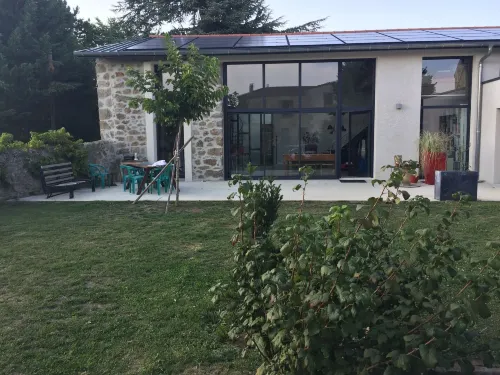 Chambres D’hôtes, Gîte, Suite : “Au Hangar ” Hotels in Annonay