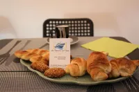 La Finestra Sul Porto Hotels in Borgo Vecchio
