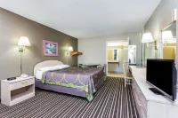 Super 8 by Wyndham Commerce Hotels in Commerce