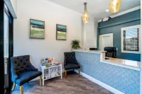 Waterside Suites and Marina - 3-Star