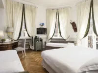 Relais Donna Lucrezia Hotels near Globe Theatre