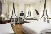 เรอเล ดอนนาลูเครเซีย โรงแรมในVia Veneto