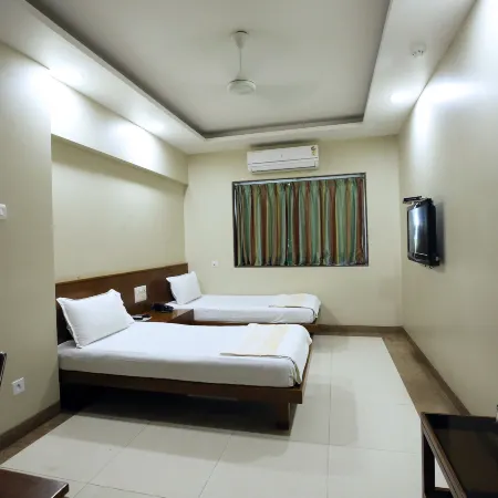 Hotel Bombay International Отели рядом с достопримечательностью «Байкулла»