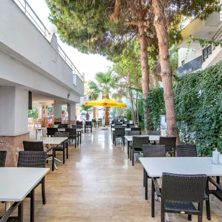 Ponz Hotel