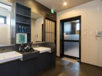 Queens Hotel Chitose فنادق في تشيتوزي