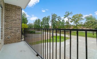 Experience a First Class Stay - 2 Bdrm