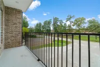 Experience a First Class Stay - 2 Bdrm Hoteles en Humble