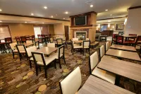 Holiday Inn Express & Suites GRAND FORKS by IHG - breakfast