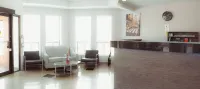 Super 5 Inn
