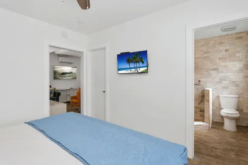 Spacious 1 Bedroom Apt at the Beach