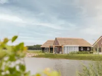 Thatched Villa Surrounded by Nature Hotele w: 