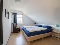 Waterfront Villa with Sauna on a Holiday Park Hotels in der Nähe von Appie