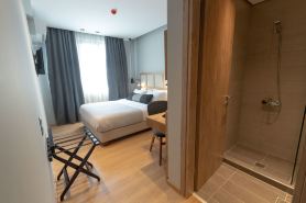 Grand Port Suites