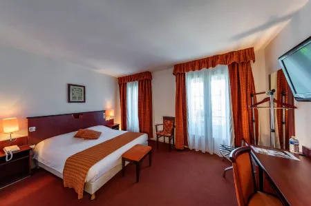 Noemys Neris Montlucon - Hotel Restaurant Отели в г. Вильбре