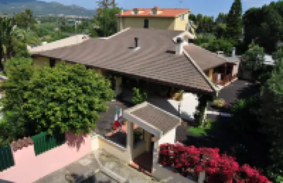 艾哲拉尼住宿加早餐旅館