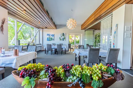 Weinhotel Ayler Kupp Отели в г. Трир-Саарбург