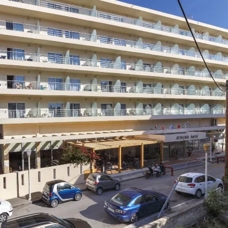 Athena Hotel Отели рядом с достопримечательностью «Порт Мандраки»