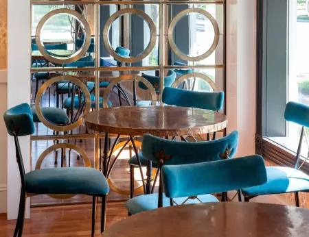 Chateau Inn and Suites Отели рядом с достопримечательностью «Парк Дивайн»