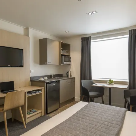 Quest Dunedin Serviced Apartments Отели рядом с достопримечательностью «Рослин»