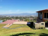 Hotel Monte Campana Escazu فنادق في Escazu