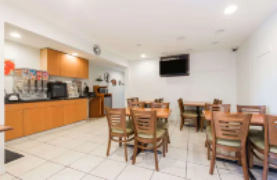 ナイツ イン ギャラップ アット 3208 W ハイウェイ 66