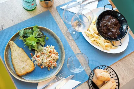 Sure Hotel by Best Western Rochefort-sur-Mer Отели в г. Пон-л'Аббе-д'Арну