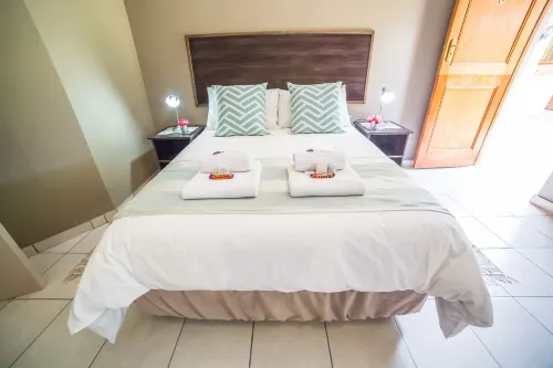 Beryl1 Guest House - parking