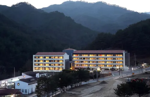 Dukgu Oncheon Condo Hotels in Uljin-gun